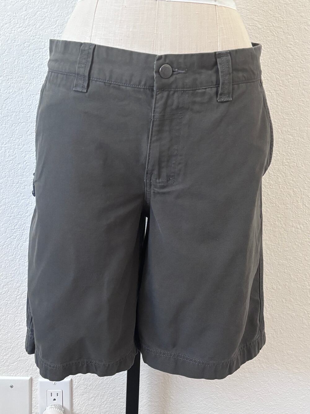 Columbia Men's Cargo Shorts Size 32 Olive Gray Cotton 10 Inch Inseam Casual